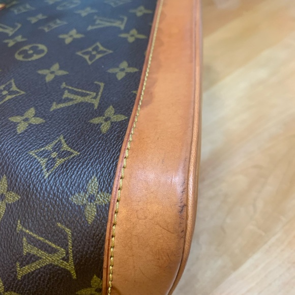 Louis Vuitton Alma PM - Picture 9 of 16